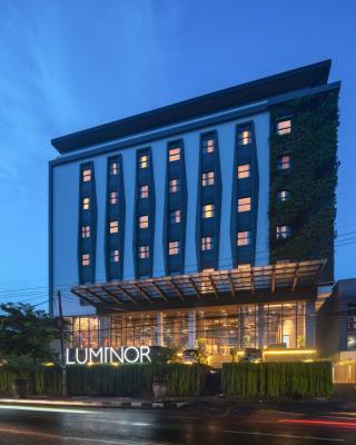 Luminor Hotel Airport Sidoarjo By WH , Best Choice and Strategic Location with a Rooftop area in Town