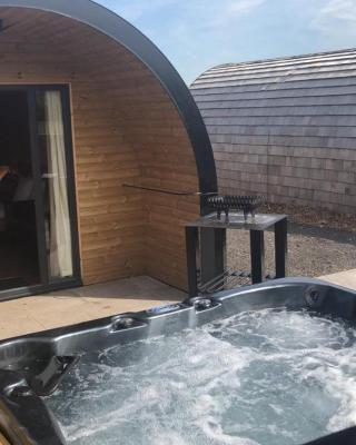 Superior Glamping Pod with Hot Tub