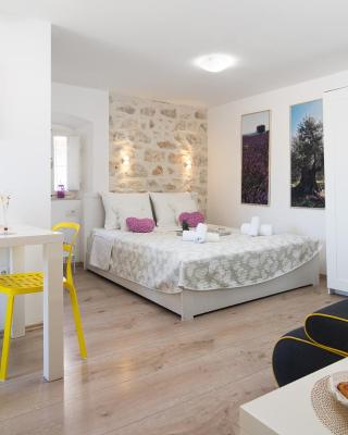 Guest House Babina - Apartments King & Queen
