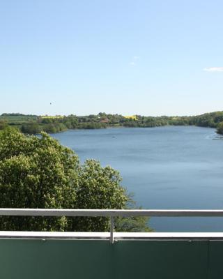 Panoramablick über den See