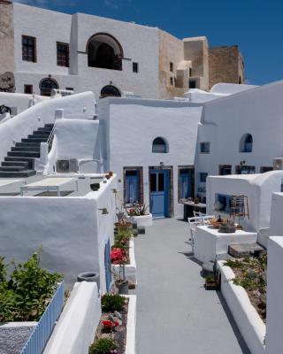 Labyrinth Traditional Houses