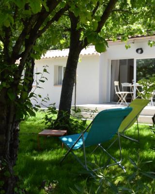 Charmante maisonnette indépendante à Goult en Luberon