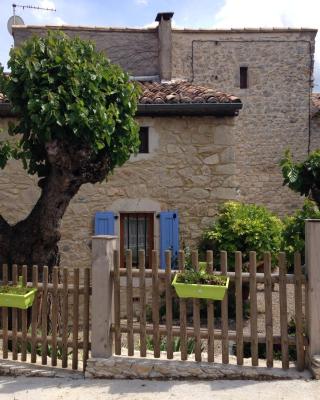 La petite maison en pierres