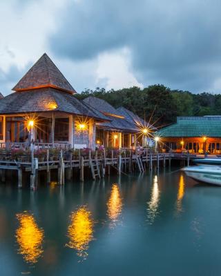 Salakphet Resort