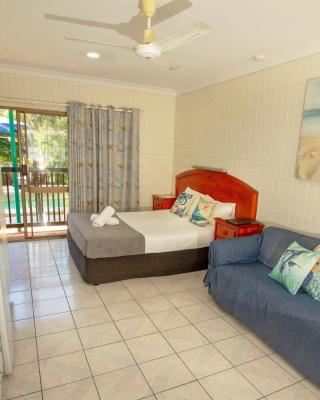 Tropical Palms Resort & 4WD Hire