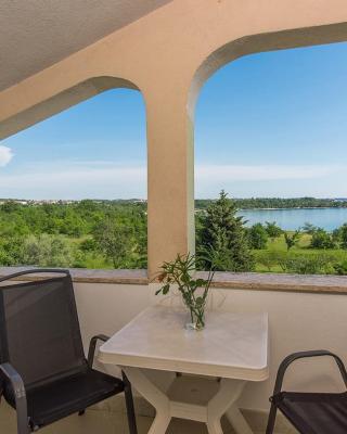 Apartments Saladinka