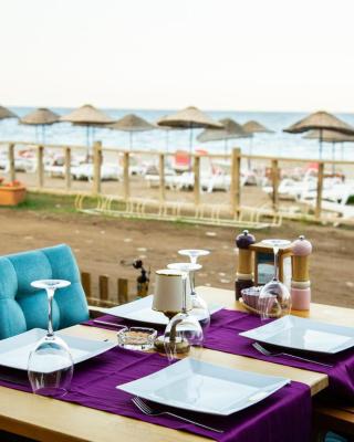 Kara Kedi Beach Bungalow