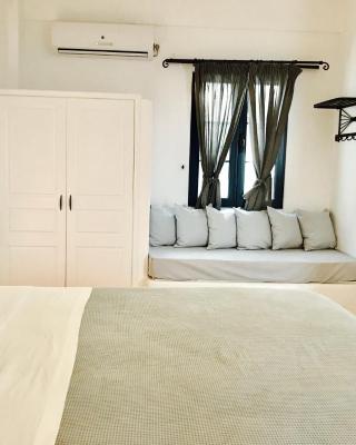 Sarakiniko View Studios