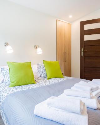 Apartament i Pokoje Gościnne u Lusi - BASEN z podgrzewaną wodą i zadaszeniem