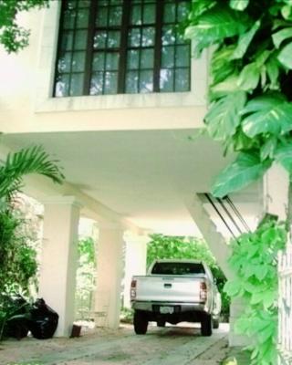 Hostal y Camping Villa Mercedes