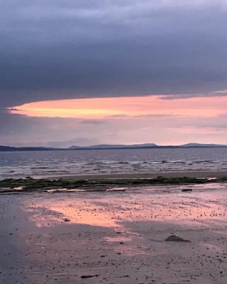 Ceol Na Mara Cottage by the sea