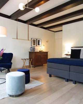 1637: Historic Canal View Suites