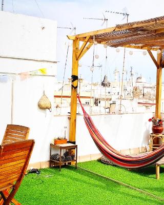 Bright rooms with AC and rooftop terrace in the heart of Cadiz