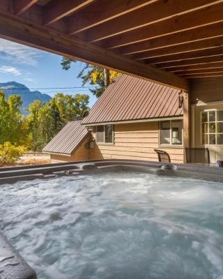 Vista View Chalet - 2 Bed 1 Bath Vacation home in Lake Wenatchee