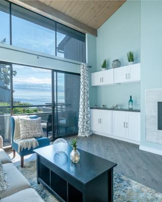 Birch Bay waterfront condo - Lofted layout & steps from beach