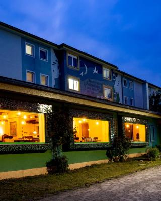 Elan Hotel