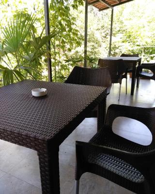 Riverside Hotel