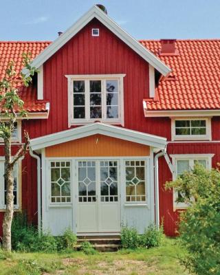 Cozy Home In Skillingaryd With Wifi