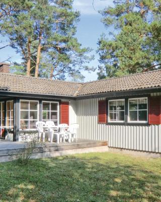 Cozy Home In Frjestaden With Kitchen