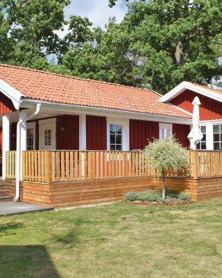 Awesome Home In Löttorp With Kitchen