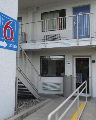 Motel 6-Austin, TX - North Central