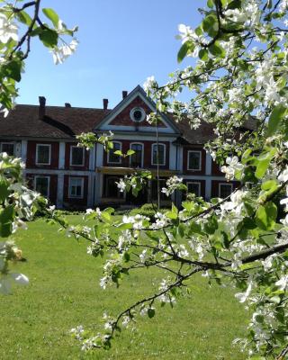 Ravila Manor