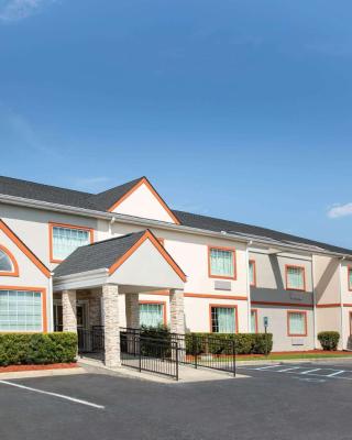 Microtel Inn & Suites by Wyndham Columbia Fort Jackson N