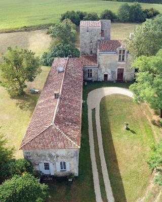 Chateau De Champdolent