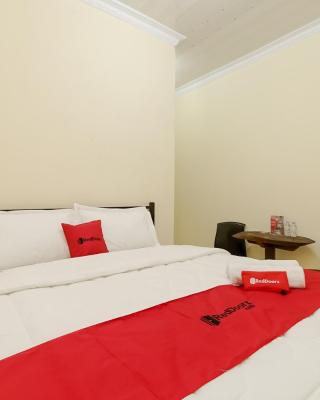 RedDoorz at Permata Ivana Berastagi