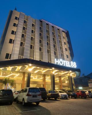 Hotel 88 ITC Fatmawati Jakarta By WH