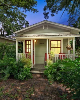 Charming 1923 Cottage at Erehwon Retreat