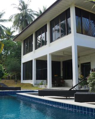 Twin Villas Apartment with Swimming Pool for 2 houses