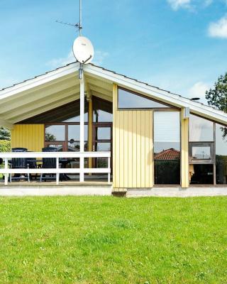 Three-Bedroom Holiday home in Juelsminde 17