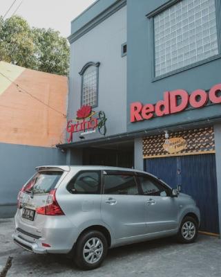 RedDoorz near RSUD Koja