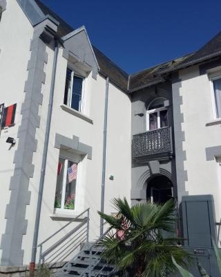 HÔTEL Le 6 3 Home PORT EN BESSIN