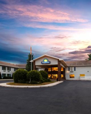 Days Inn by Wyndham Cadillac