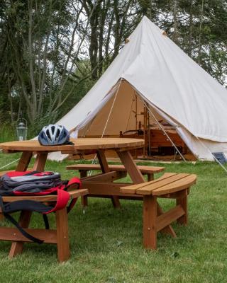 Sleeps-6 lakeside bell tent - Suffolk