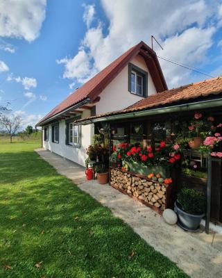 Village House Flowerside