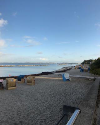 Nur 50m zum Yachthafen und 100m zum Strand