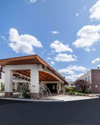 Days Inn & Suites by Wyndham Rochester Hills MI