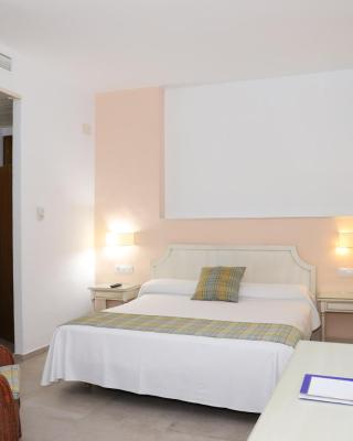 Hostal Doña Lola Marina