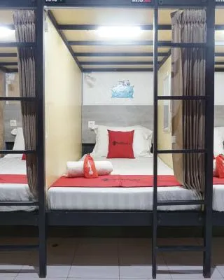 RedDoorz Hostel @ Borobudur Street