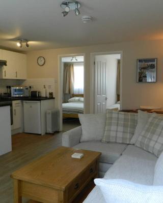 Bespoke Chalet 214, walk to the beach & close to Norfolk broads - pet friendly!