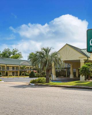 Quality Inn & Suites near Lake Eufaula