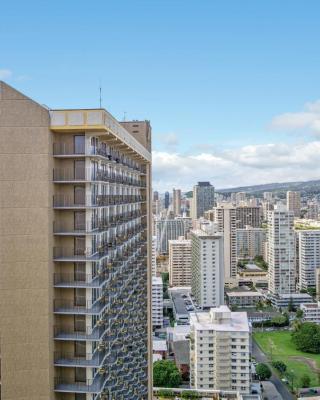 THE MAKAI SUITE at THE WAIKIKI BANYAN