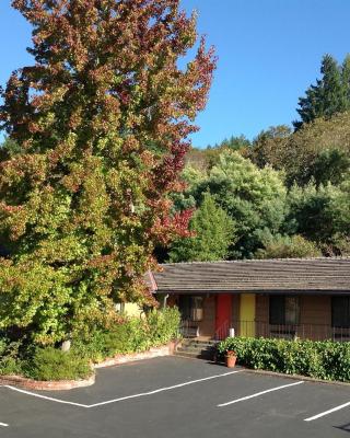 Humboldt Redwoods Inn