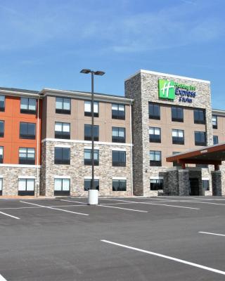 Holiday Inn Express & Suites Clarion, an IHG Hotel