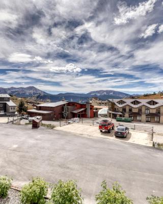 Beautiful Mountain View Condo