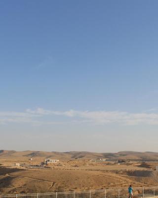 בית בלב מדבר little house in the desert