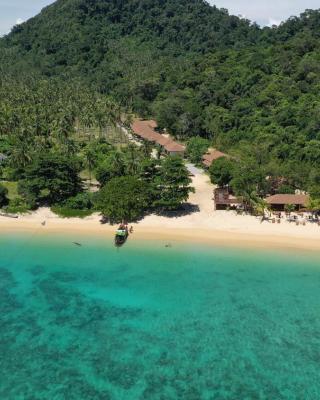 Koh Ngai Paradise Beach